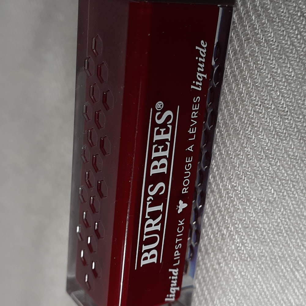 BURT'S BEES - Picture 1 of 3